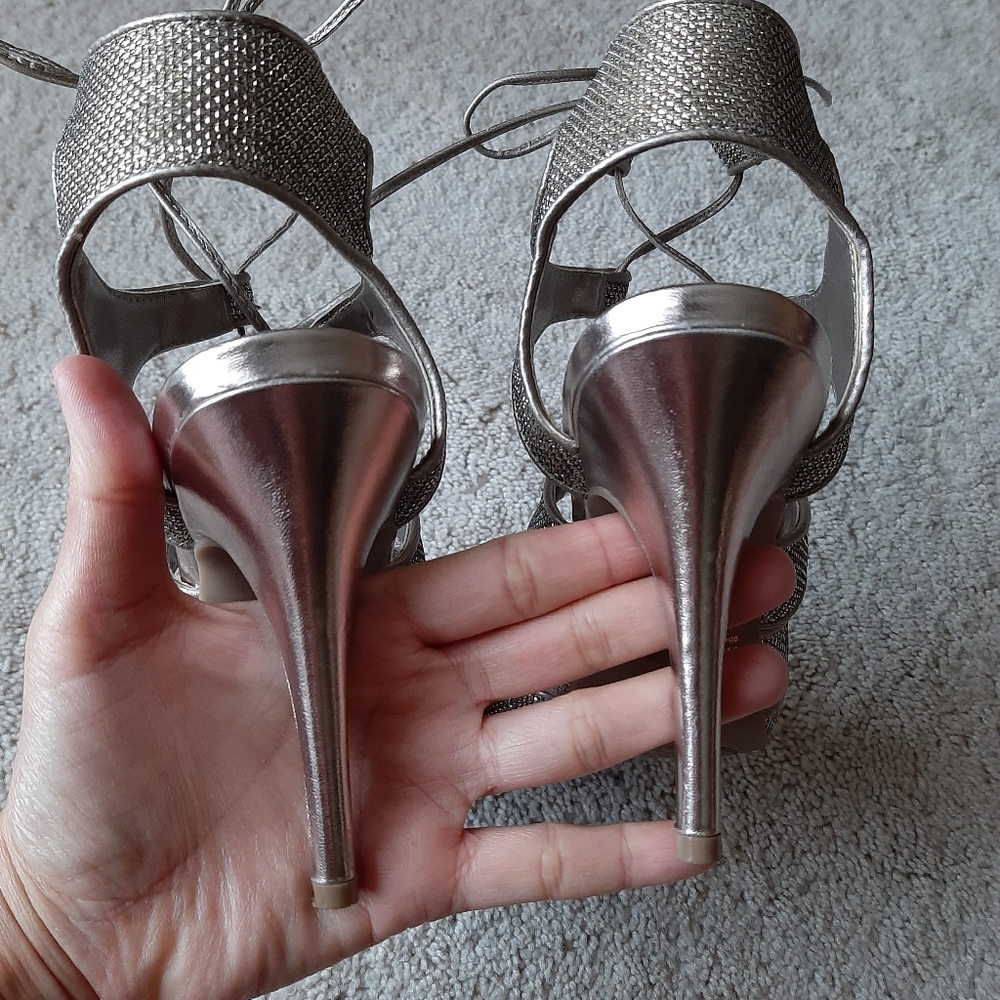 🎉HOST PICK🎉GUESS Heel Lace Up - Picture 6 of 8